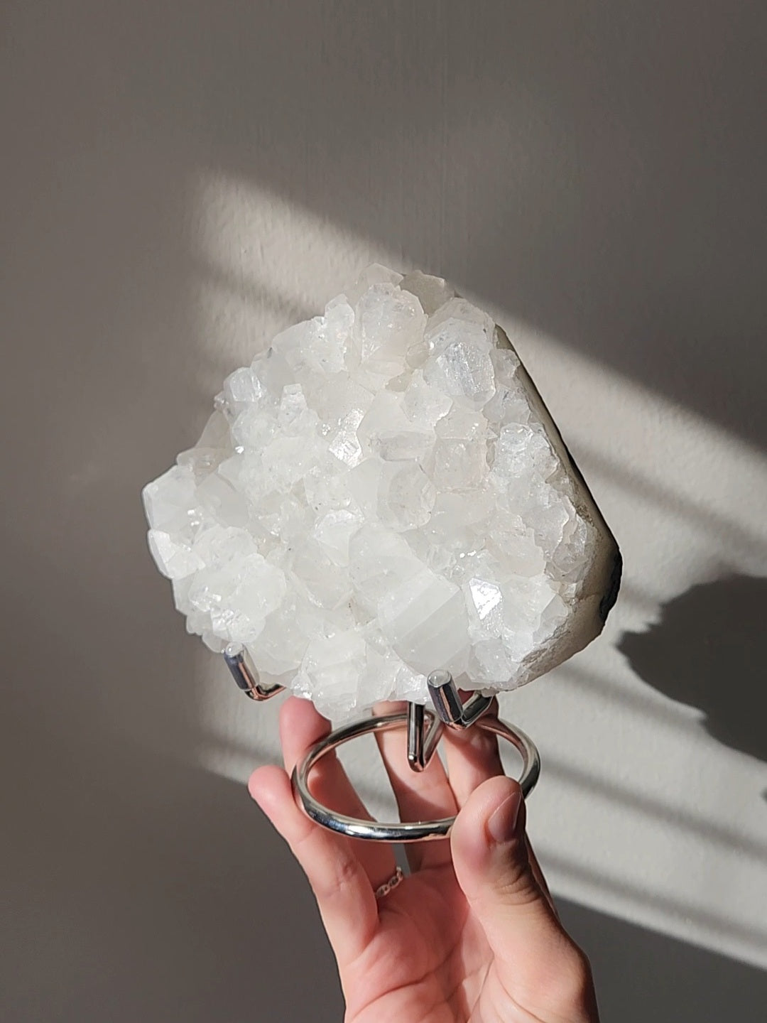 Calcite Cluster Statement Piece
